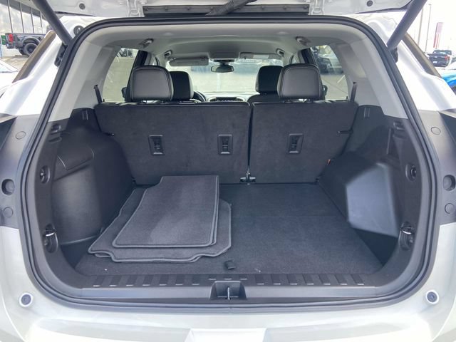 Used 2023 GMC Terrain SLT w/ Tech Package FWD image 10