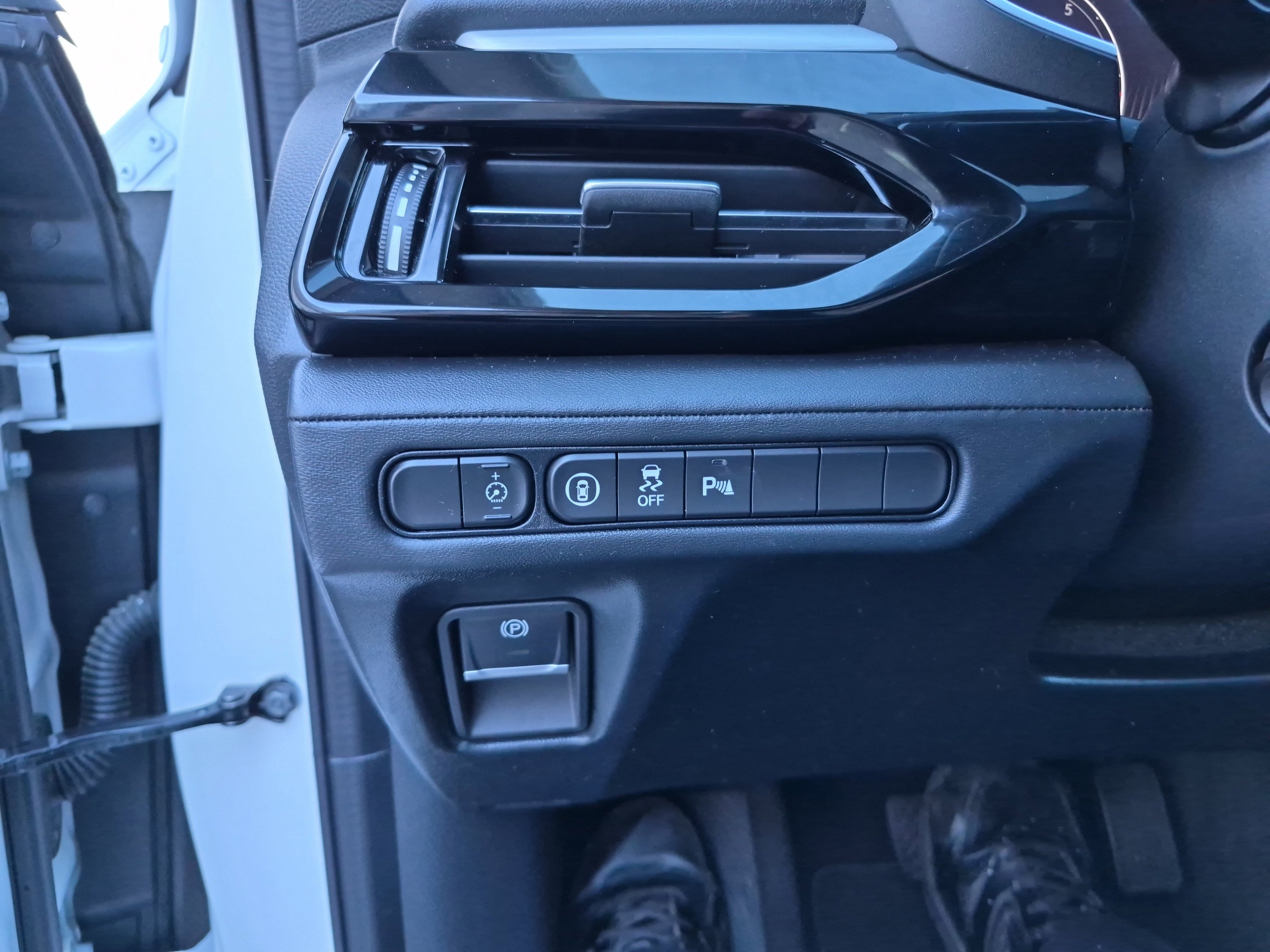 Used 2023 Acura MDX SH-AWD w/ Technology Package image 23