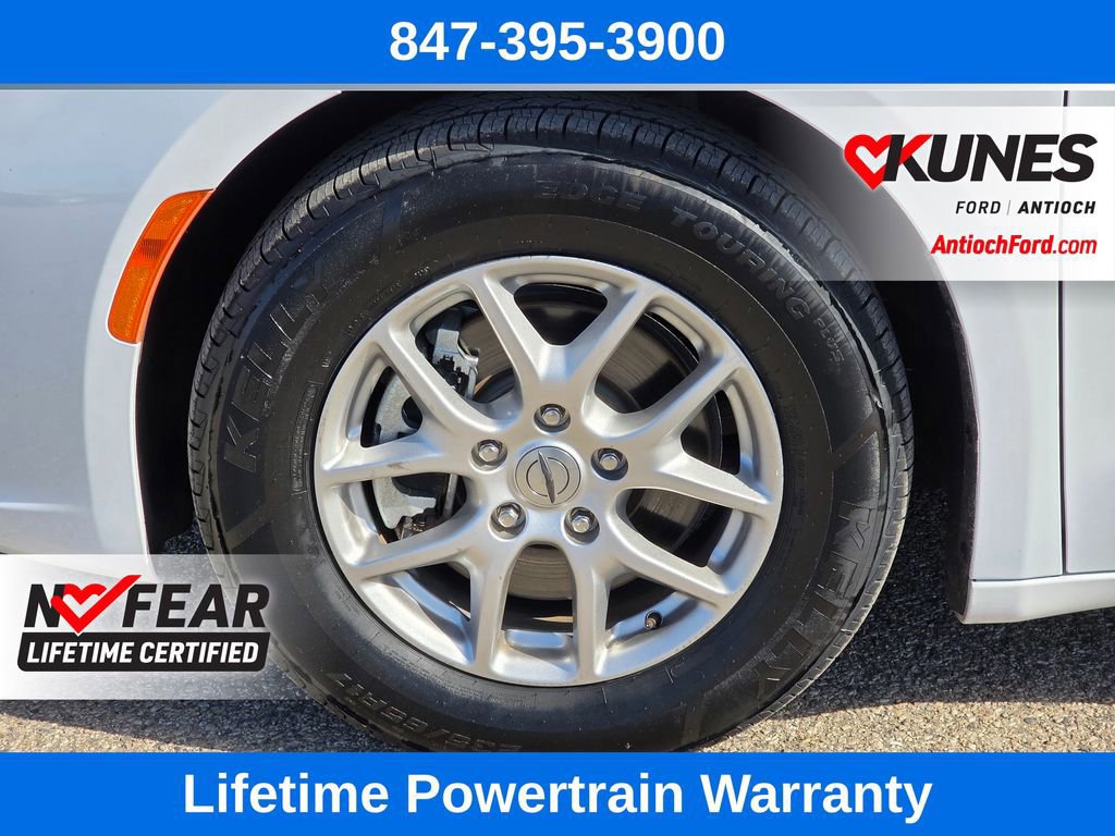 Used 2024 Chrysler Pacifica Touring-L image 12