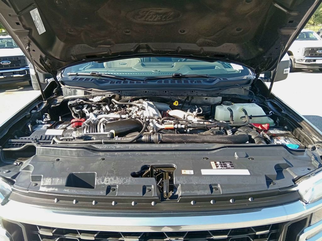 Certified 2025 Ford F450 Platinum w/ Platinum Plus Package image 11