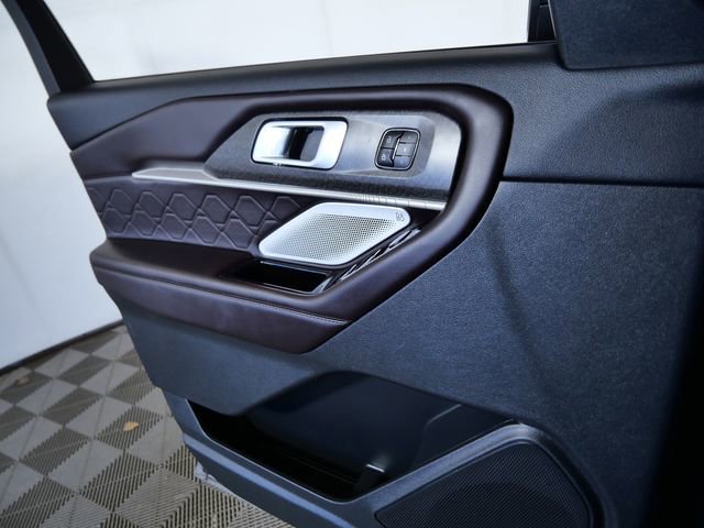 Certified 2025 Ford Explorer Platinum w/ LUX Leather Package image 28