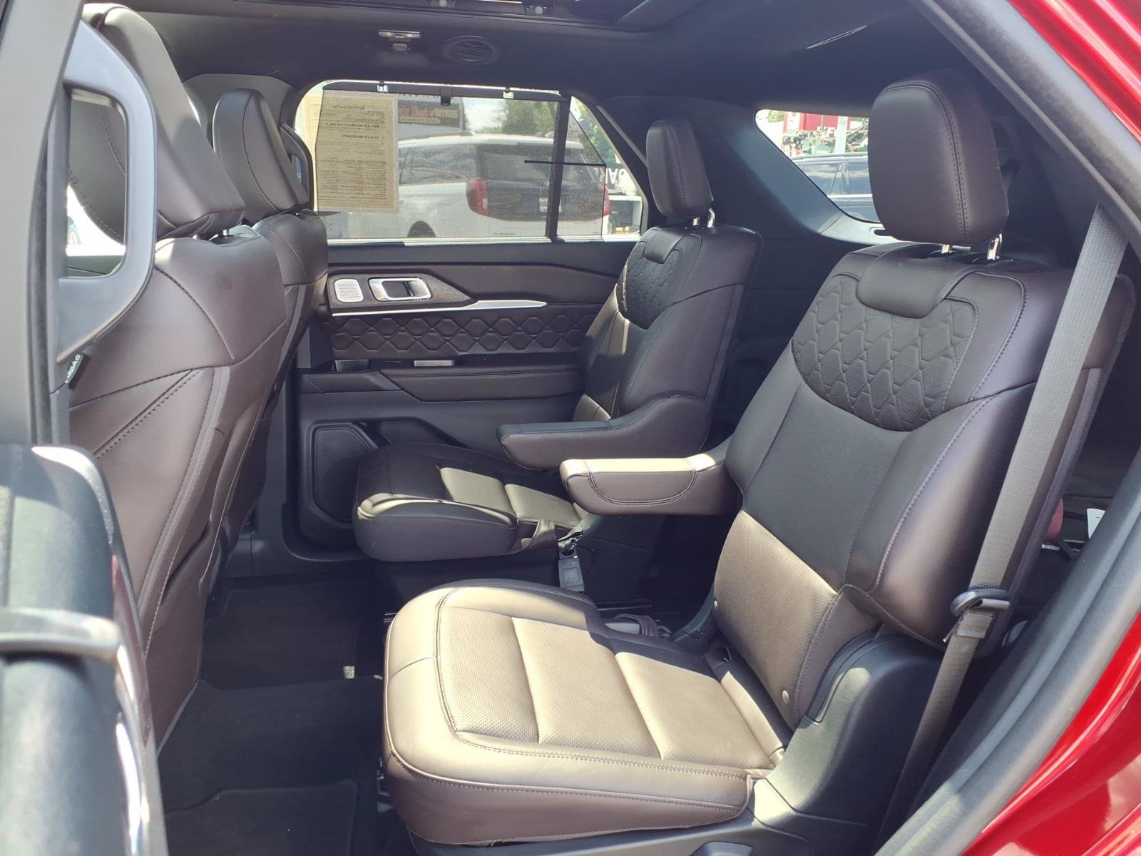 Certified 2025 Ford Explorer Platinum w/ Ultimate Package AWD/4WD image 16