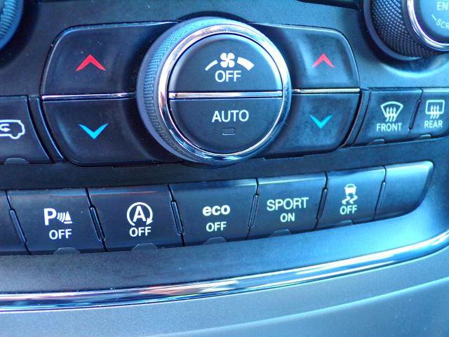 Used 2019 Jeep Grand Cherokee Laredo AWD/4WD image 19