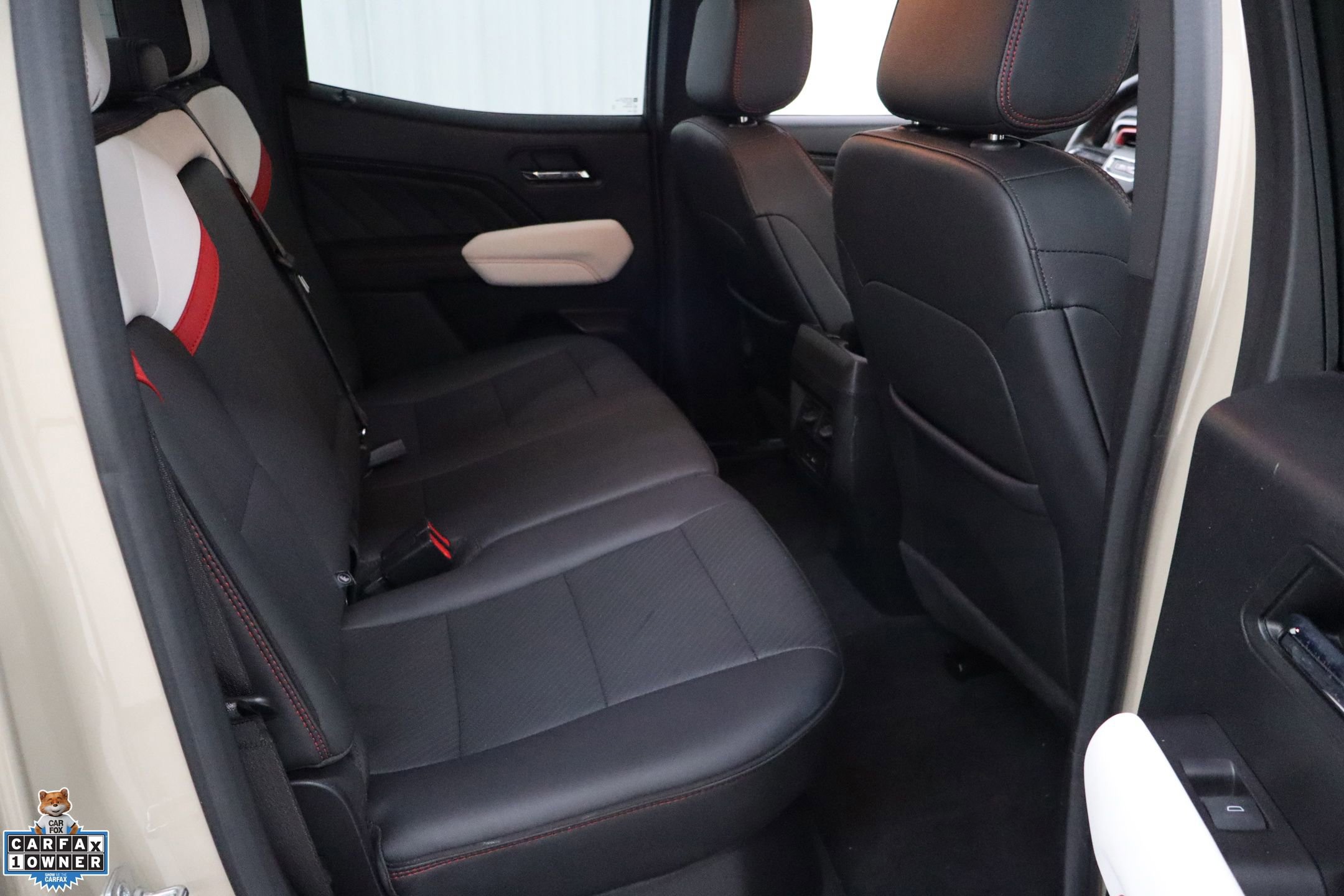 Used 2024 GMC Canyon AT4X image 27