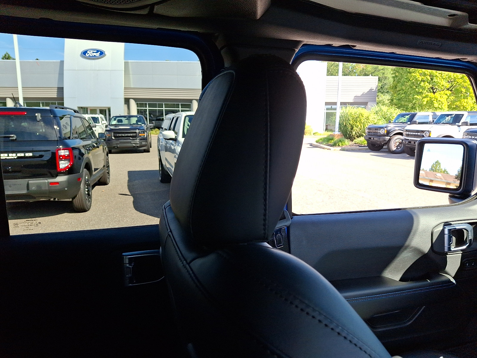 Used 2024 Jeep Wrangler Unlimited Rubicon 4xe AWD/4WD image 13