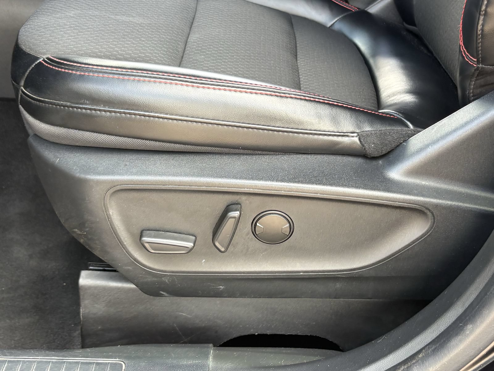 Certified 2024 Ford Escape ST-Line AWD/4WD image 26