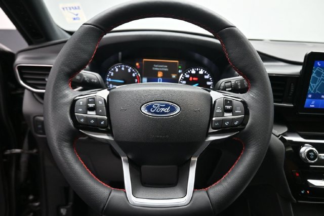 Certified 2024 Ford Explorer ST-Line w/ Class IV Trailer Tow Package AWD/4WD image 16