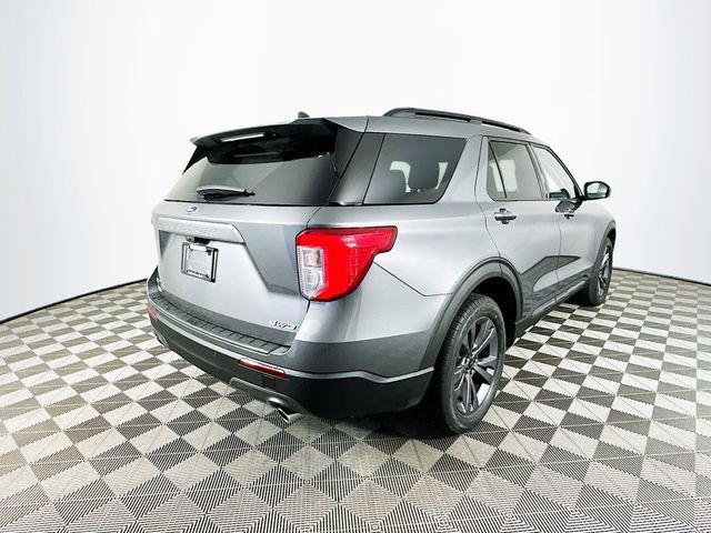 Certified 2023 Ford Explorer XLT w/ Equipment Group 202A image 5