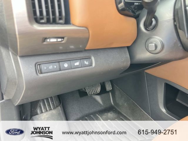 Used 2024 Nissan Pathfinder Platinum w/ Cargo Package image 32