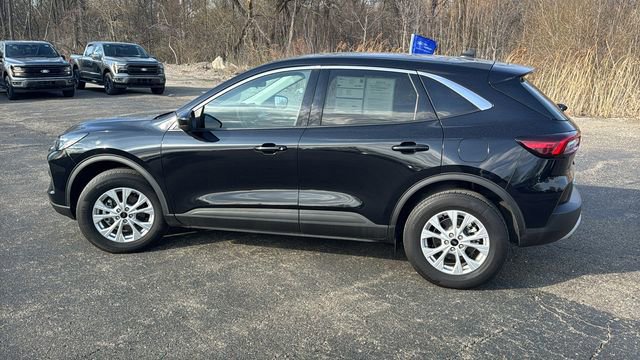 Certified 2023 Ford Escape Active w/ Tech Pack #2 image 2