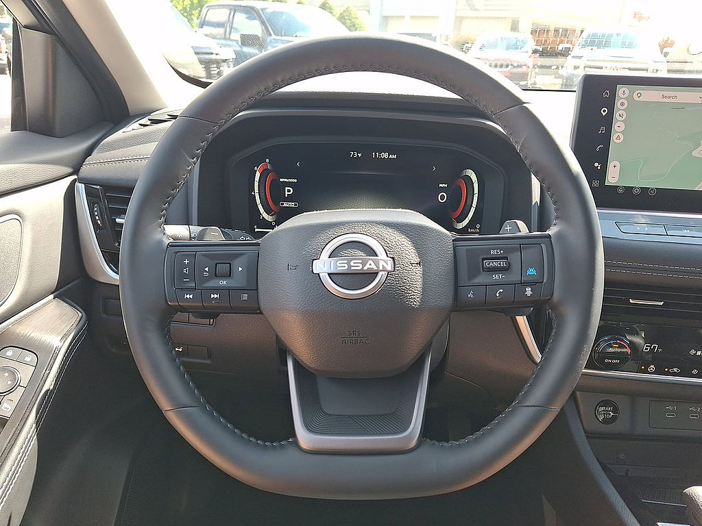 Used 2025 Nissan Rogue SL AWD/4WD image 16