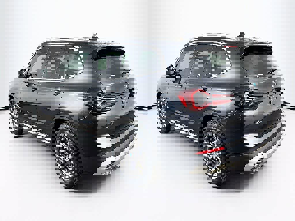 Used 2023 BMW X3 xDrive30i w/ Premium Essential Package image 3