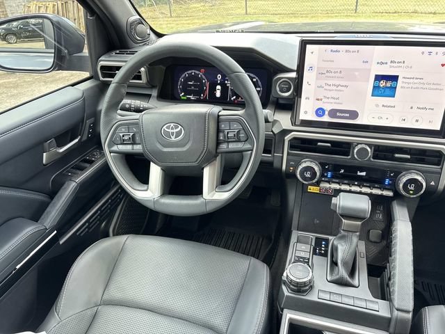 Used 2025 Toyota 4Runner Limited AWD/4WD image 15
