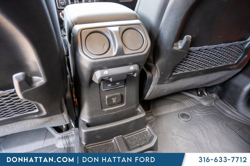 Used 2025 Jeep Wrangler Unlimited Rubicon w/ Convenience Group AWD/4WD image 26