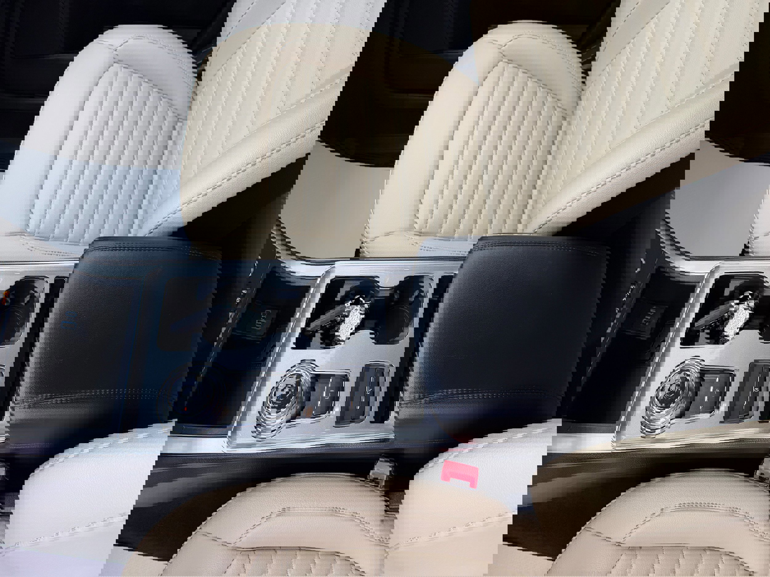 Certified 2024 Ford Edge SEL w/ Convenience Package image 15