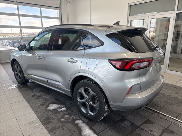 Certified 2023 Ford Escape ST-Line w/ Tech Pack #1 AWD/4WD image 3