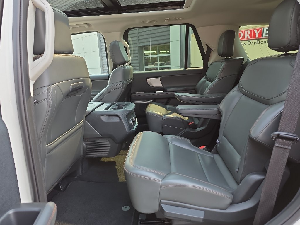 Certified 2025 Ford Expedition Active AWD/4WD image 22
