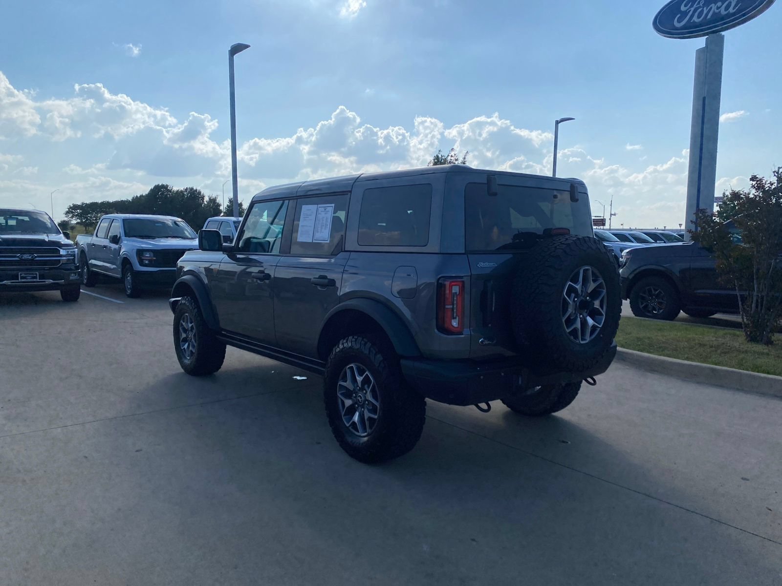 Certified 2025 Ford Bronco Badlands AWD/4WD image 3