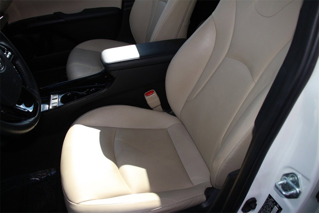 Used 2019 Toyota Prius XLE image 22