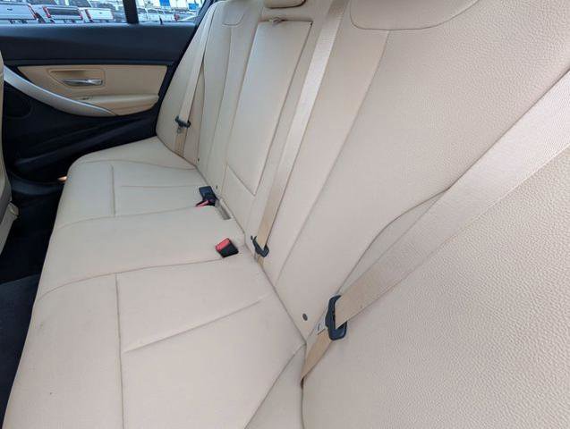 Used 2017 BMW 320i Sedan image 17