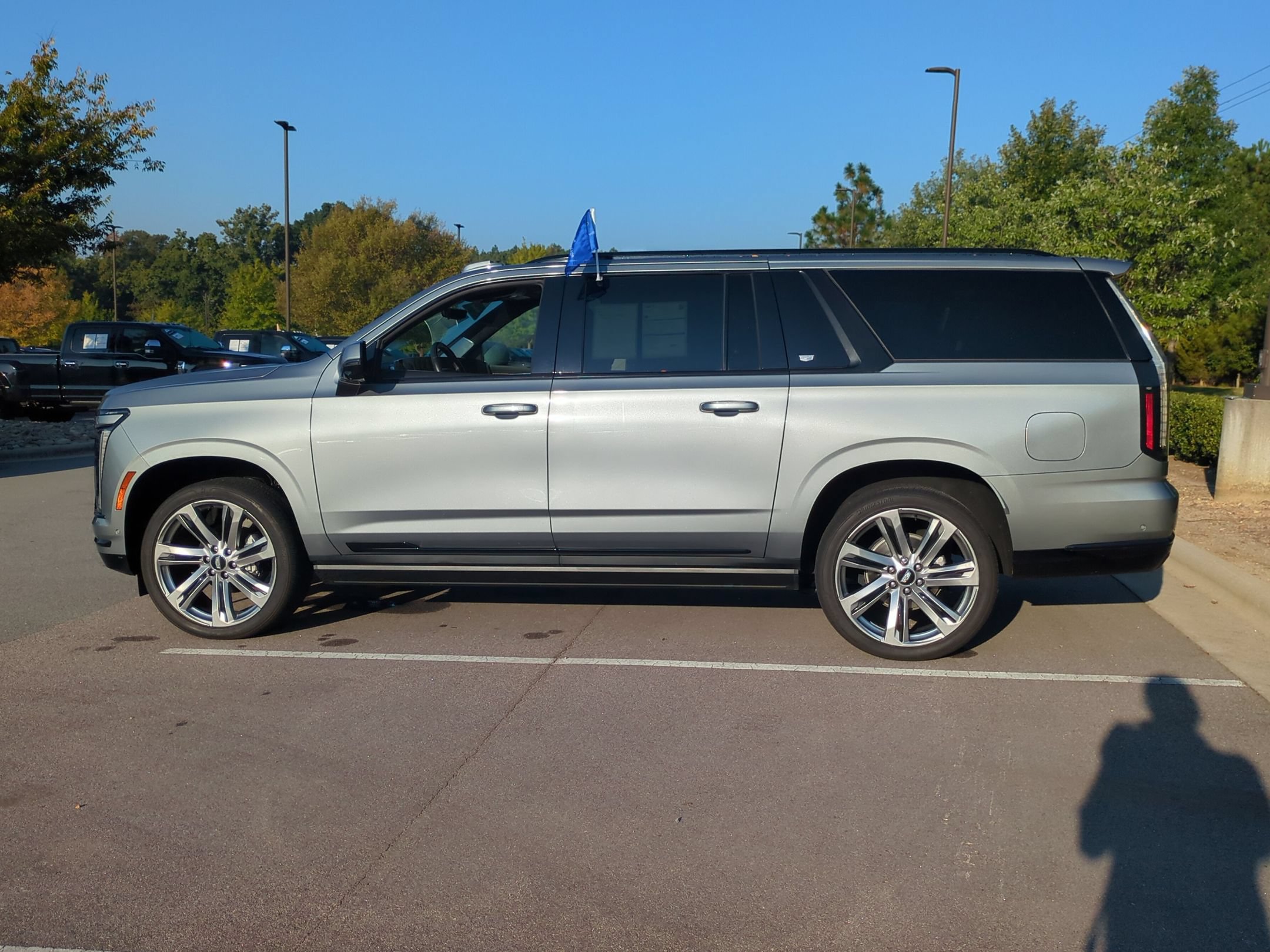 Used 2025 Cadillac Escalade ESV Sport Platinum w/ LPO, Floor Liner Package AWD/4WD image 7