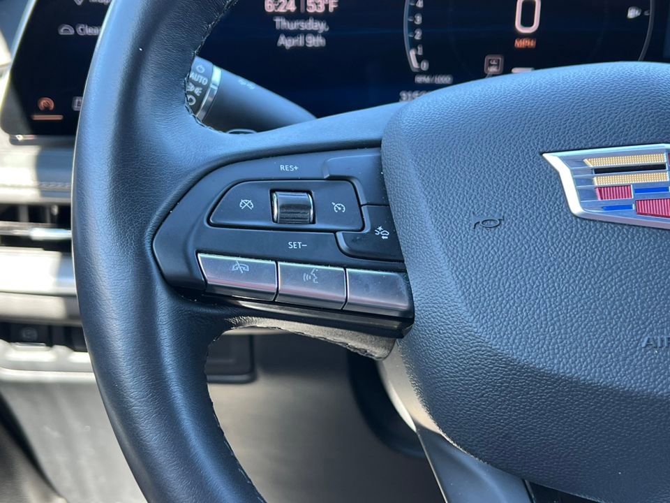 Used 2025 Cadillac XT4 Premium Luxury image 21
