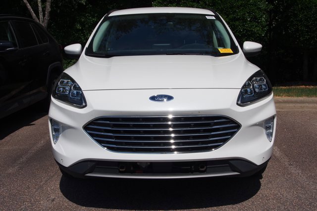 Certified 2022 Ford Escape Titanium w/ Titanium Elite Package AWD/4WD image 3