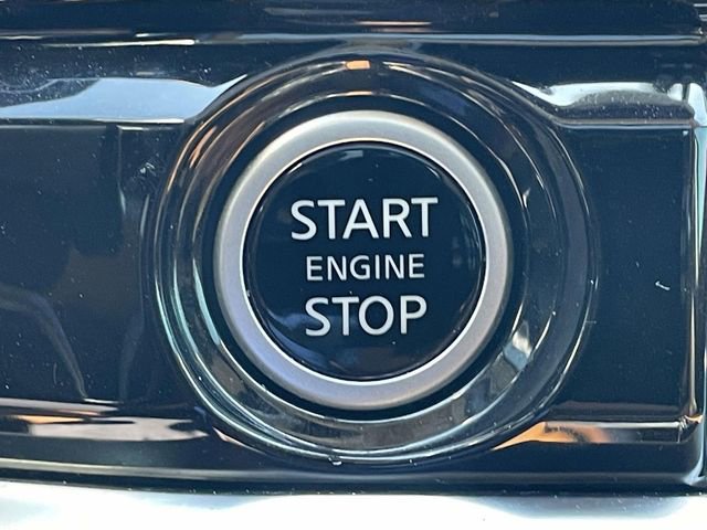 Used 2024 Nissan Pathfinder Platinum image 29