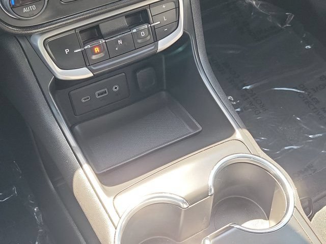 Used 2023 GMC Terrain SLE w/ Driver Convenience Package FWD image 24