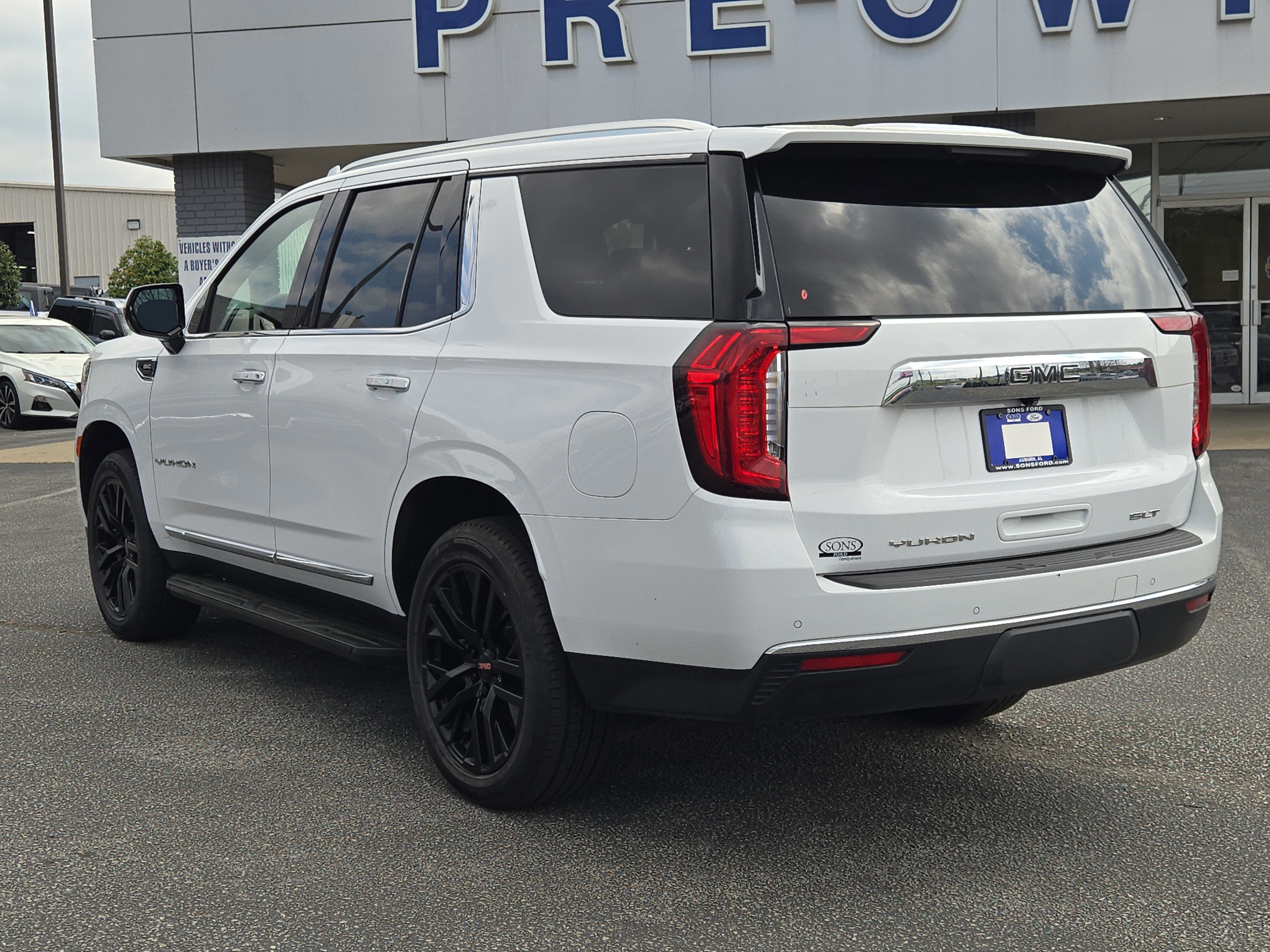 Used 2023 GMC Yukon SLT image 6