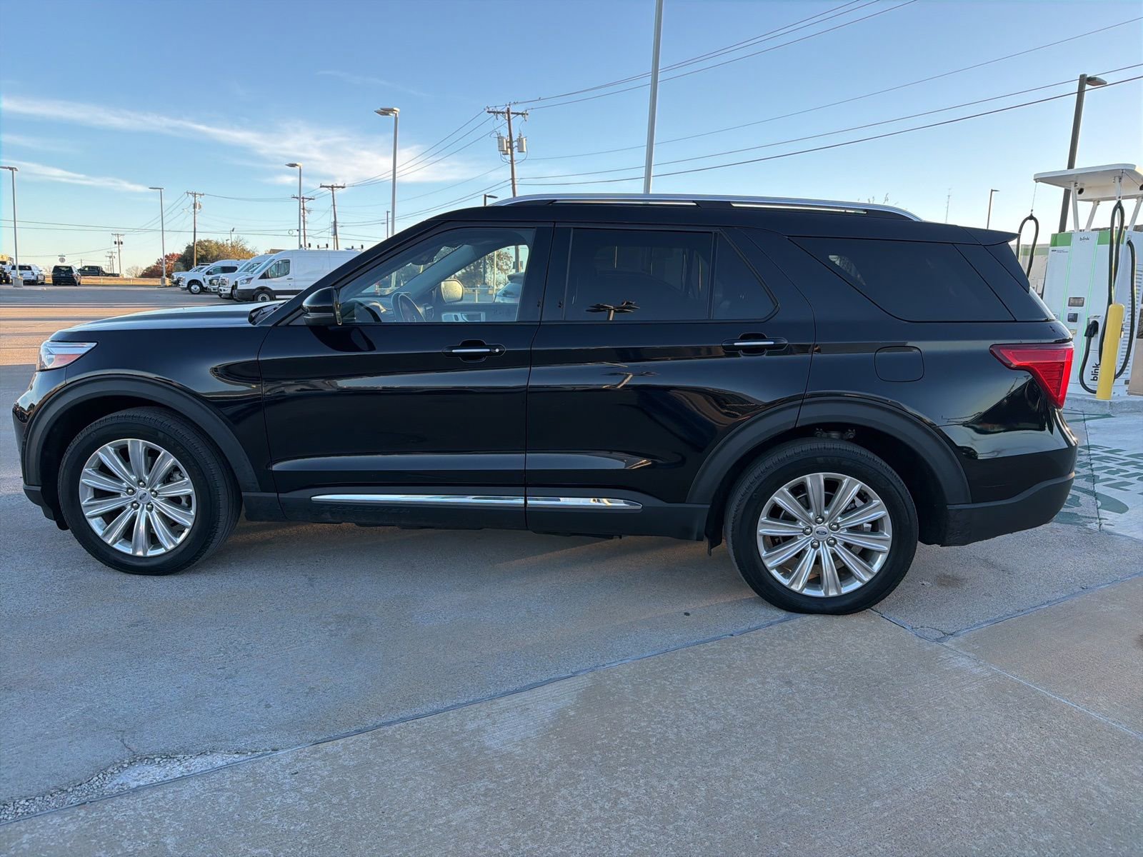 Certified 2022 Ford Explorer Limited w/ Limited Technology Package image 6