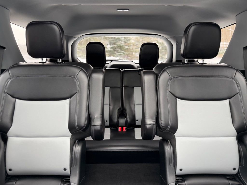 Certified 2023 Ford Explorer XLT w/ Equipment Group 202A image 31