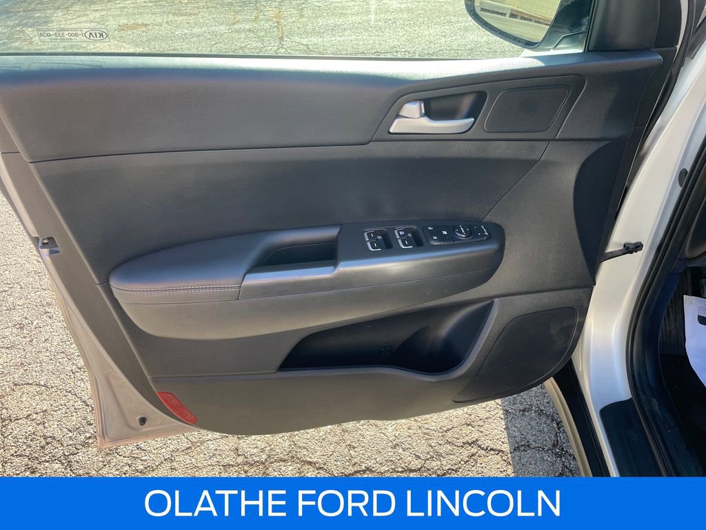 Used 2022 Kia Sportage LX w/ LX FWD Value Edition Package image 19