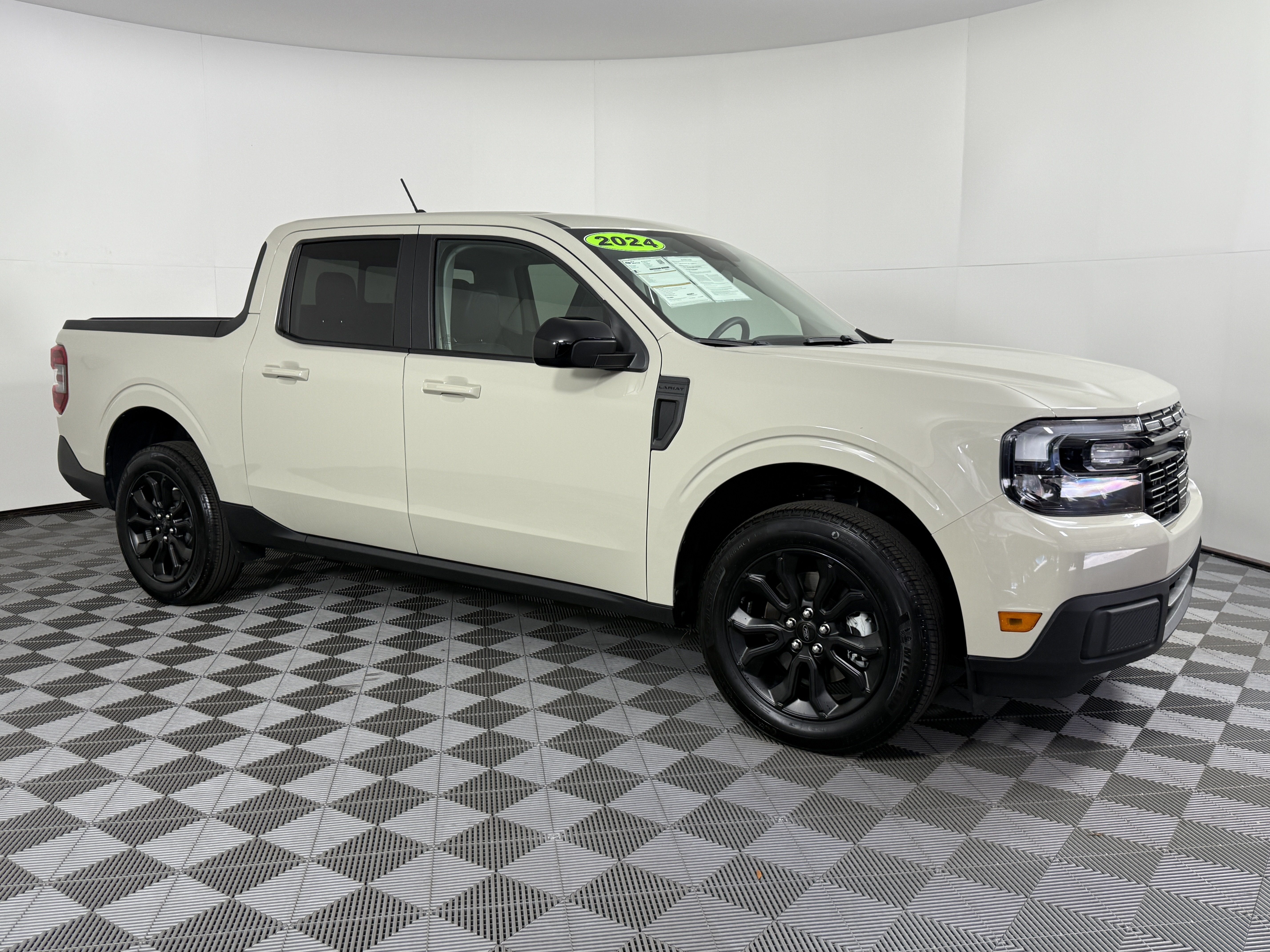 Certified 2024 Ford Maverick Lariat w/ Black Appearance Package