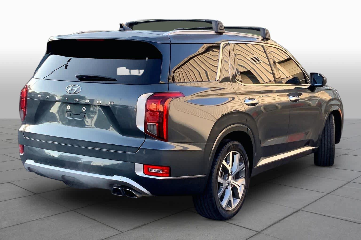 Used 2022 Hyundai Palisade Limited FWD image 12
