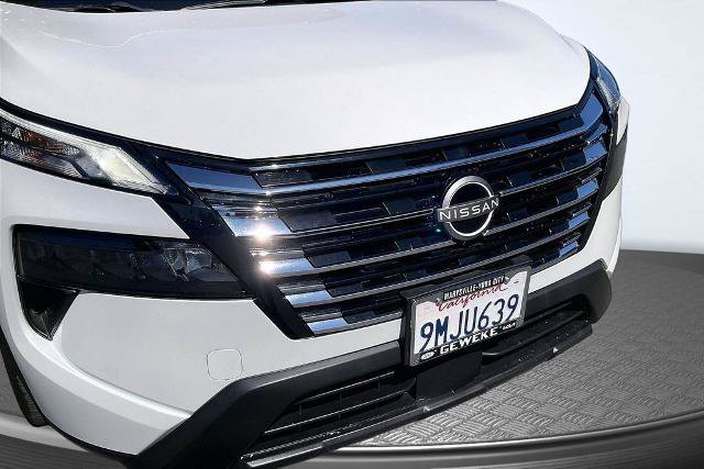 Used 2024 Nissan Rogue SV w/ SV Premium Package FWD image 28