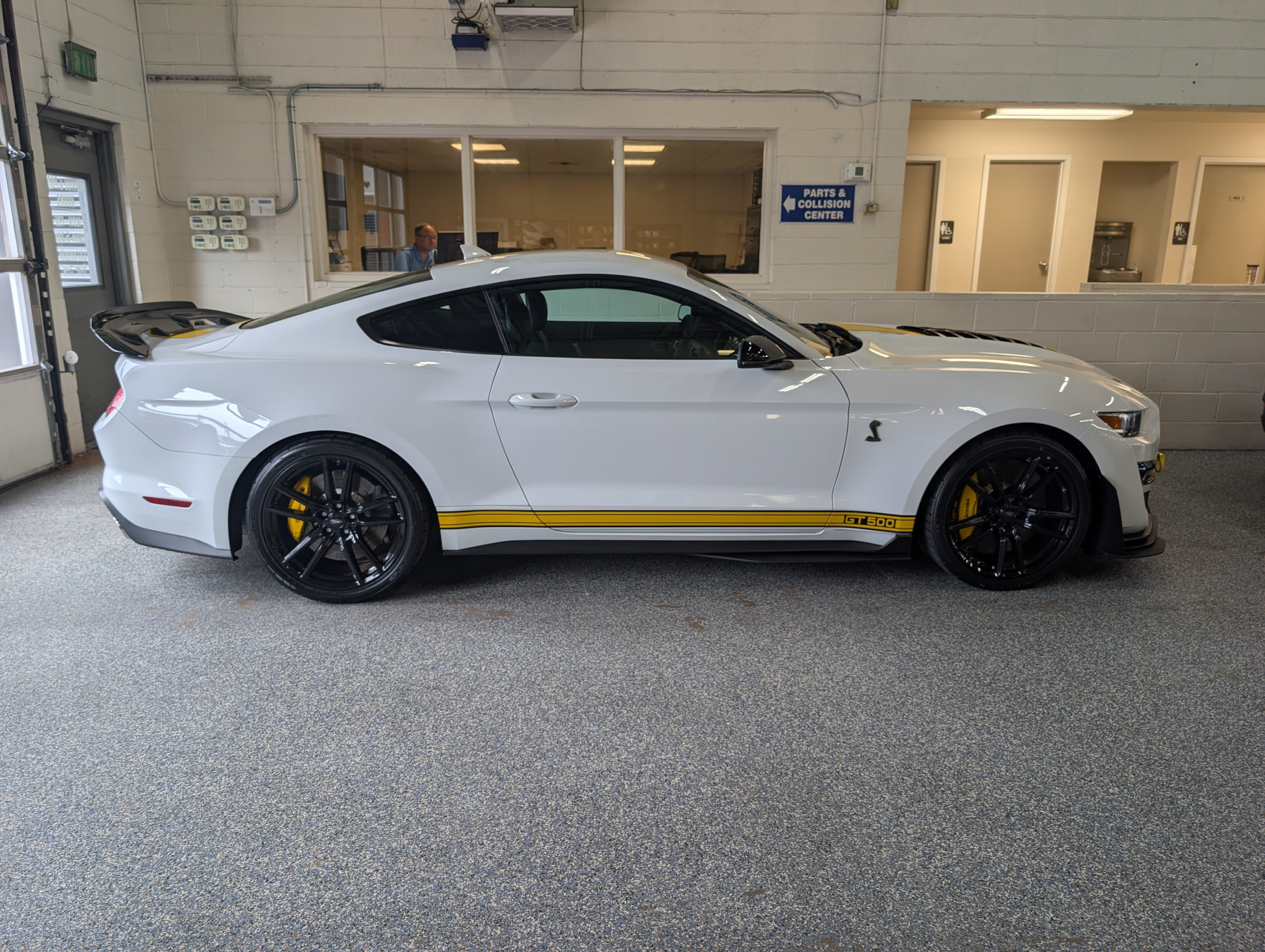 Certified 2022 Ford Mustang Shelby GT500 w/ Technology Package RWD image 7