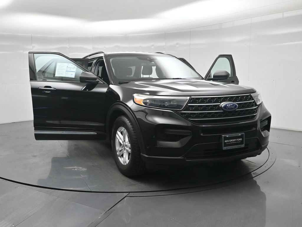 Certified 2022 Ford Explorer XLT RWD image 30