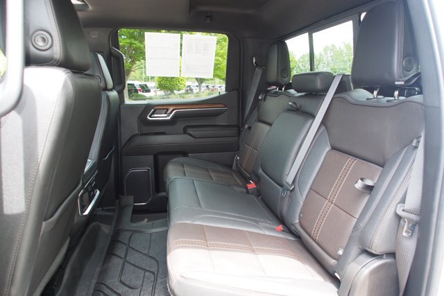 Used 2023 Chevrolet Silverado 1500 High Country w/ High Country Premium Package AWD/4WD image 19