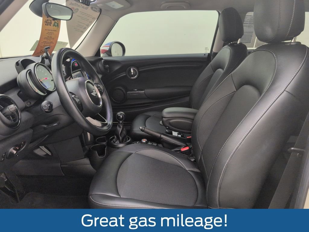 Used 2018 MINI Cooper 2-Door Hardtop image 9