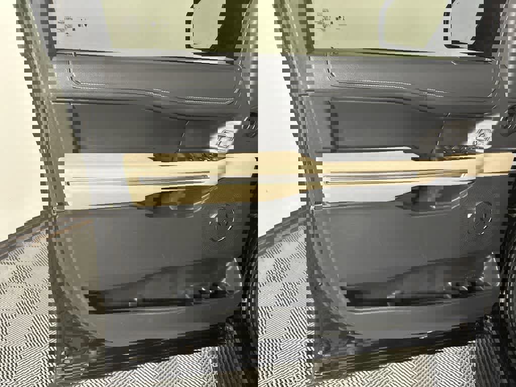 Certified 2023 Ford Expedition Limited image 15