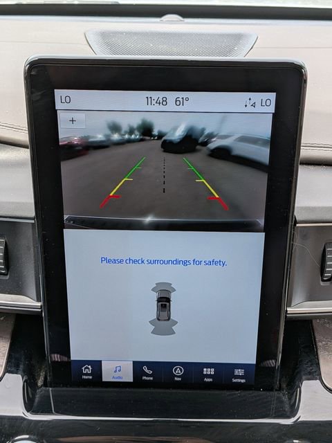 Certified 2024 Ford Explorer Platinum w/ Technology Package AWD/4WD image 12
