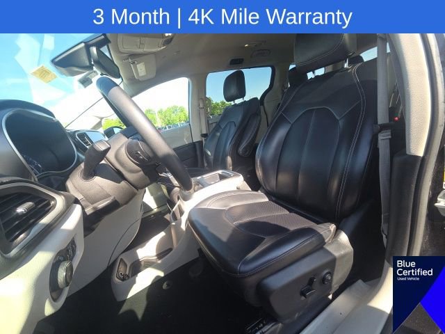 Used 2023 Chrysler Pacifica Touring-L FWD image 29
