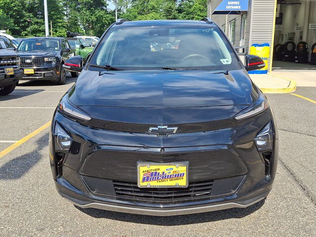 Used 2023 Chevrolet Bolt EUV Premier w/ Sun & Sound Package FWD image 21