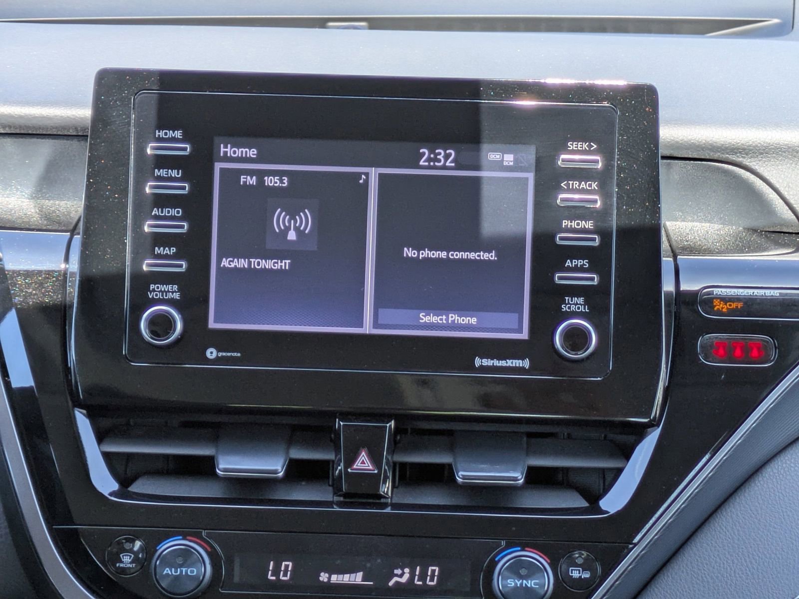 Used 2024 Toyota Camry SE w/ Convenience Package FWD image 10