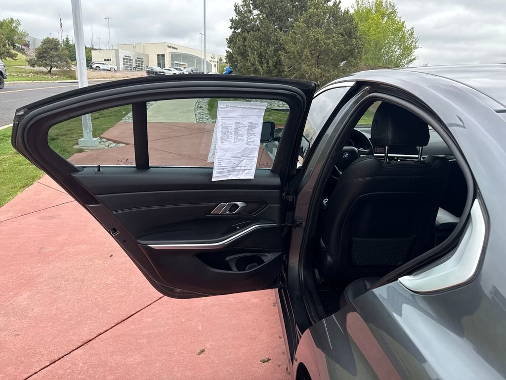 Used 2019 BMW 330i xDrive Sedan w/ Premium Package AWD/4WD image 21
