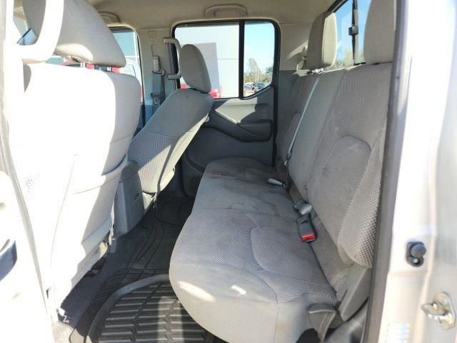 Used 2019 Nissan Frontier SV image 19