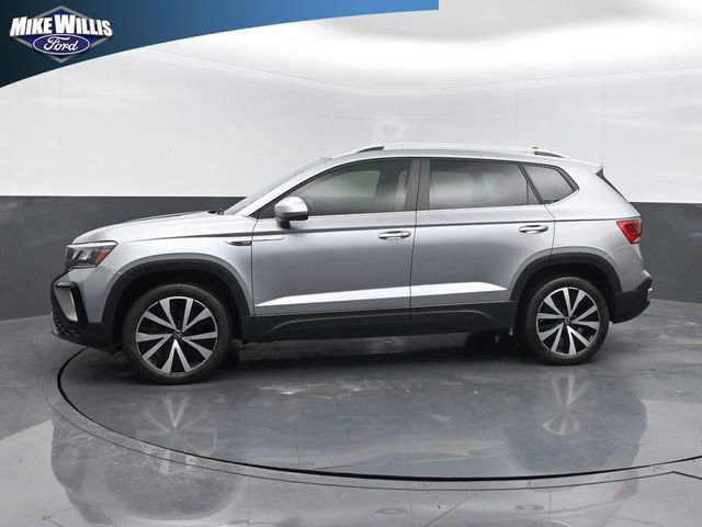 Used 2022 Volkswagen Taos SE FWD image 4