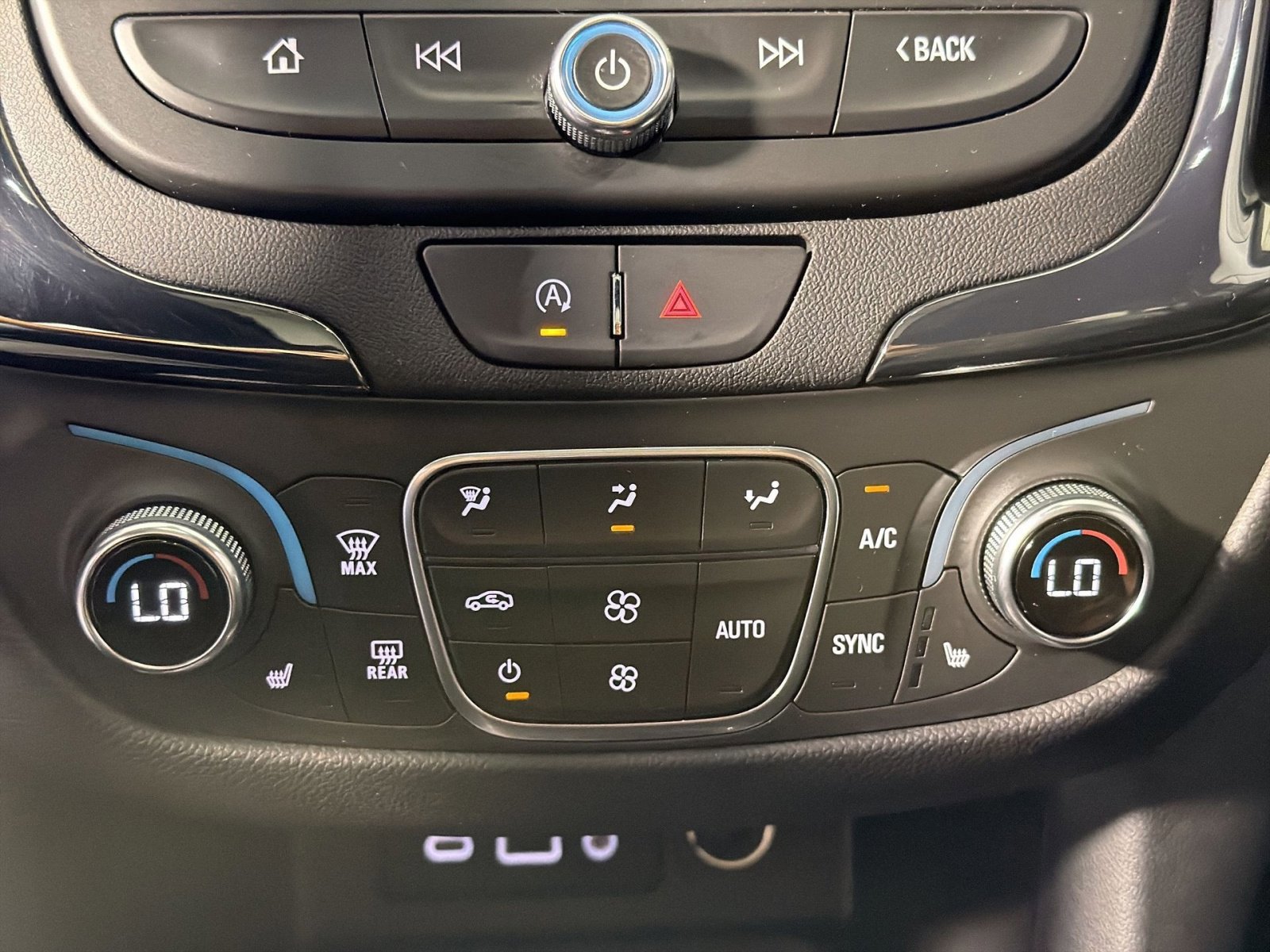 Used 2024 Chevrolet Equinox RS image 25