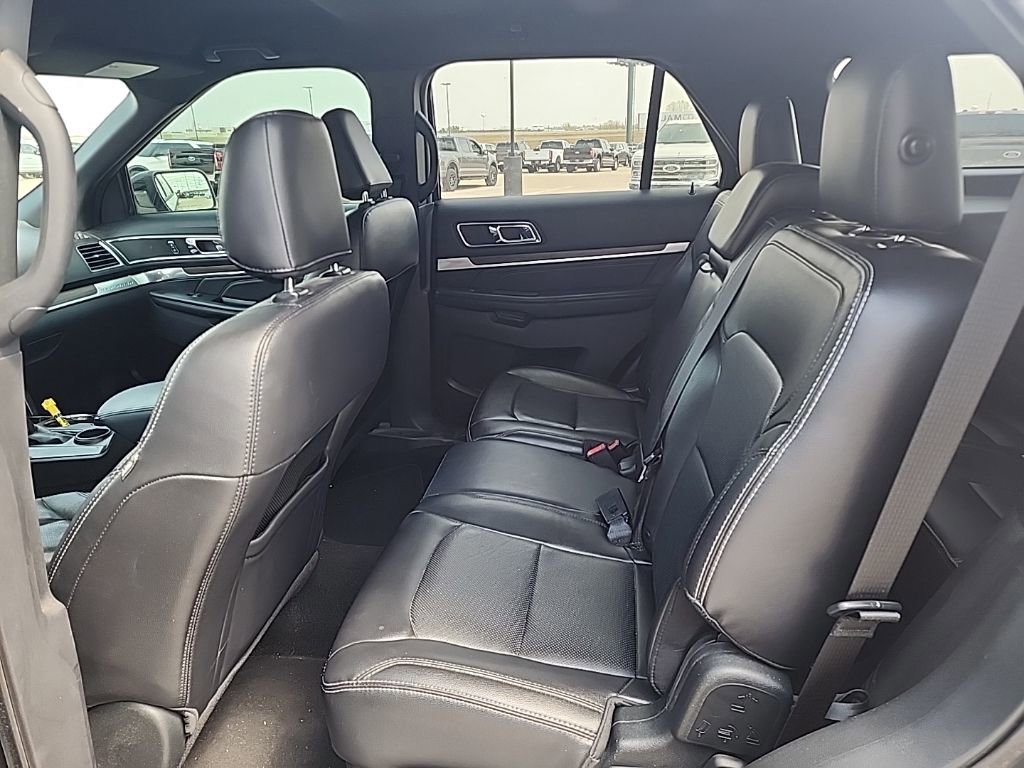 Certified 2019 Ford Explorer Limited w/ Class III Trailer Tow Package image 10